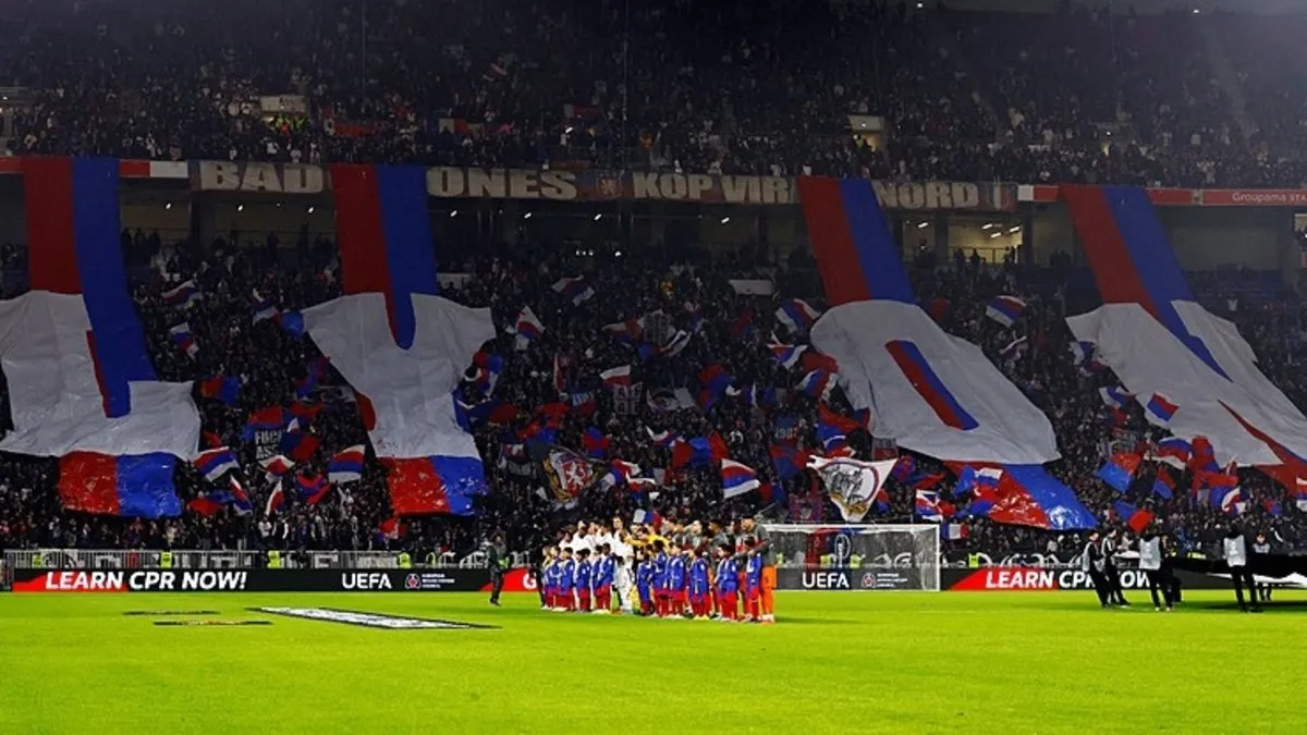 Lyon düşmekten kurtuldu