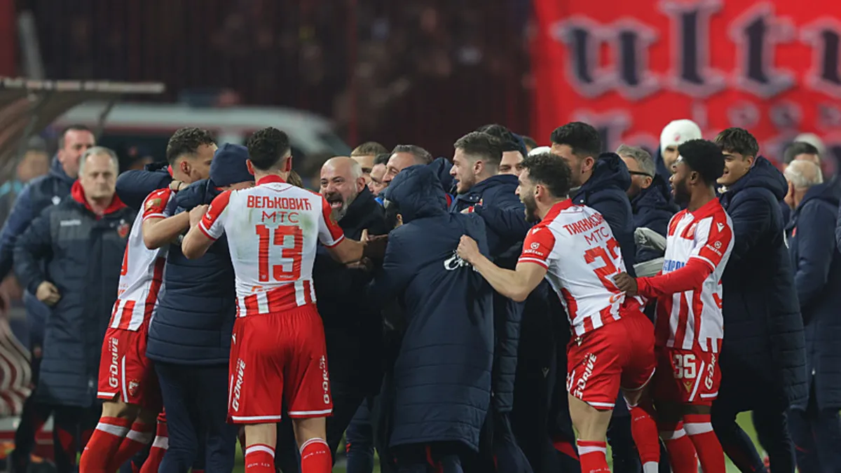 Olaylı derbide Kızılyıldız, Partizan’ı 3 golle geçti! Olaylı derbide Kızılyıldız, Partizan’ı 3 golle geçti!