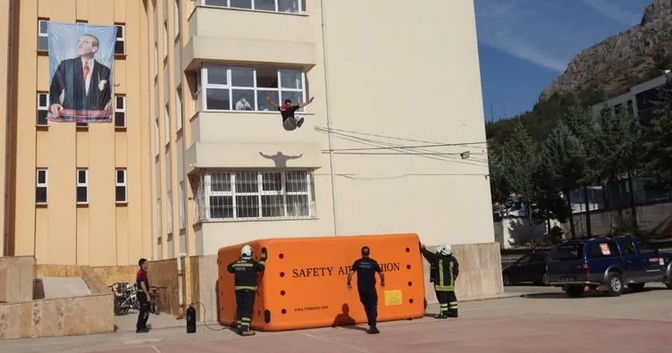 Amasya’da, itfaiyenin tatbikatı nefesleri kesti!