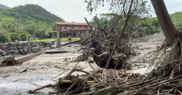 Meksika’da sel: 8 ölü, 2 kayıp