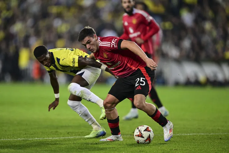 SON DAKİKA HABERLERİ: UEFA Avrupa Ligi’nde Jose Mourinho şoku yaşadı! Fenerbahçe penaltı beklemişti: Fransız hakemden olay yaratan karar