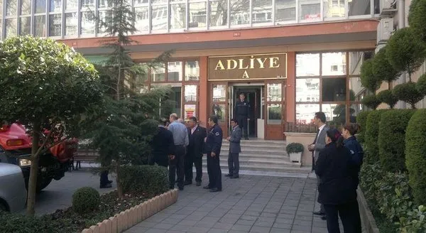 Kadıköy adliyesinde yangın