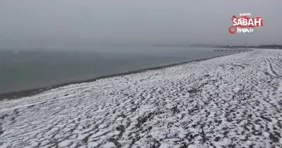 Balıkesir Edremit sahilleri 9 yıl sonra kar yağışı ile beyaza büründü | Video