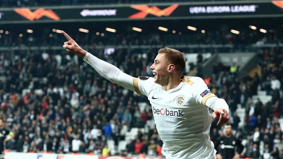 GALATASARAY HABERLERİ: Orta sahaya Jakub Piotrowski sürprizi