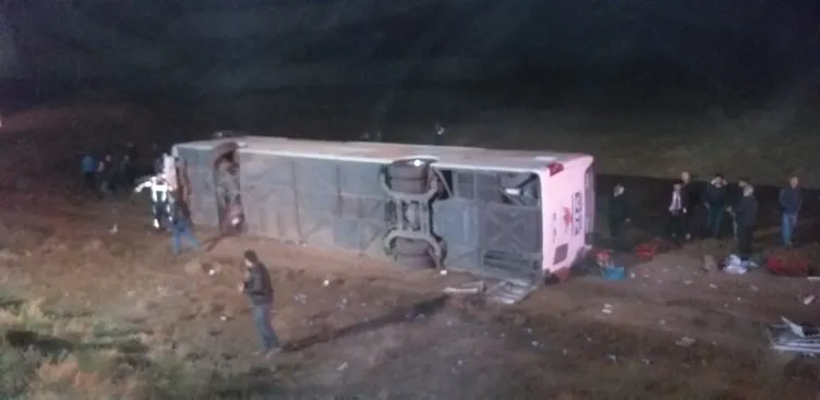 Aksaray’da yolcu otobüsü devrildi: 1 ölü, 20 yaralı