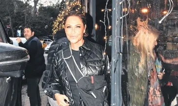 Ekibiyle birlikte yaşıyor