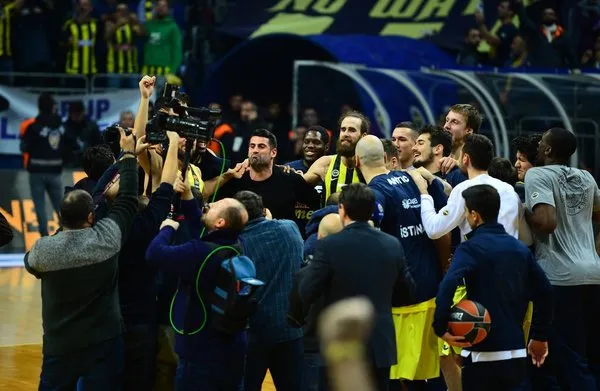 Volkan Demirel'den Galatasaraylıları çıldırtan tezahürat!