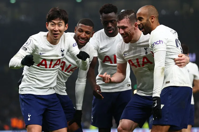 Son dakika: 2021 yılının en çok kazanan futbolcusu belli oldu! Ronaldo ve Messi...