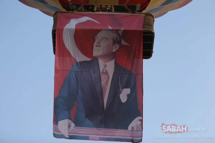 Kapadokya’da gökyüzü Türk bayraklarıyla renklendi