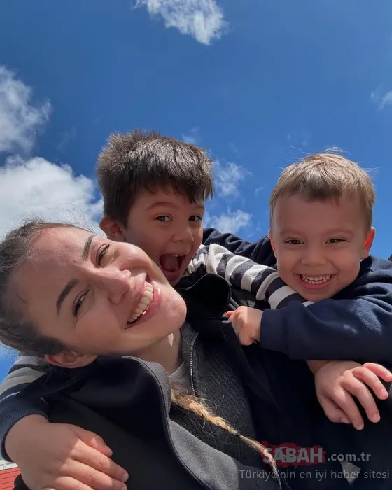 Eser Yenenler ile Berfu Yenenler’in oğlu Kuzey’in 5. yaş günü partisinden aile pozları! Biri annenin, biri babanın kopyası