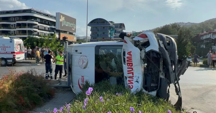 Alanya’da ambulans ile kamyonet çarpıştı: 1 ölü