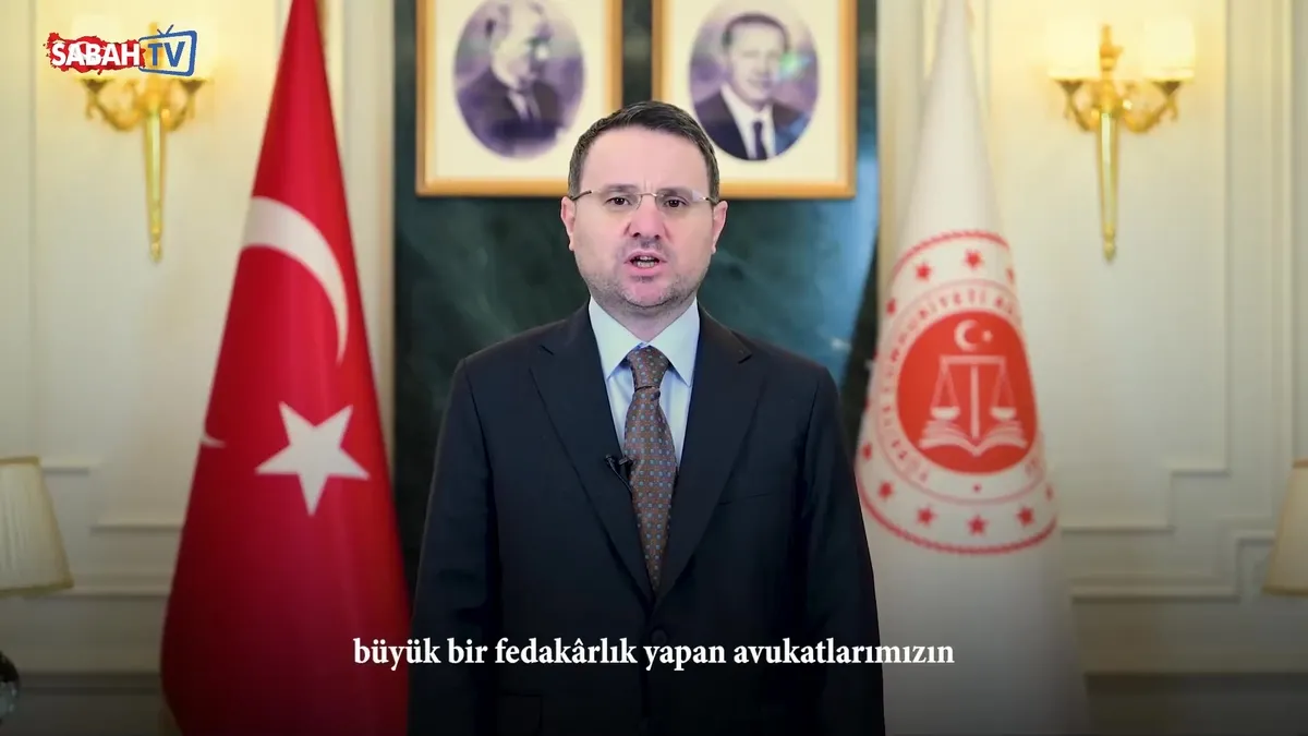 Bakan Gürlek’ten avukatlar günü mesajı: “Avukatlar adaletin en güçlü teminatıdır” | Video videosunu izle Bakan Gürlek’ten avukatlar günü mesajı: “Avukatlar adaletin en güçlü teminatıdır” | Video videosunu izle