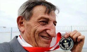 Dünya Uzun Burun Şampiyonu Mehmet Özyürek hayatını kaybetti