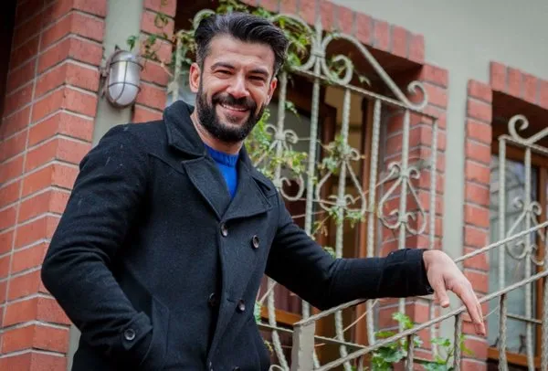 Dizilerin isimleri ayrı ama oyunculuklar aynı!
