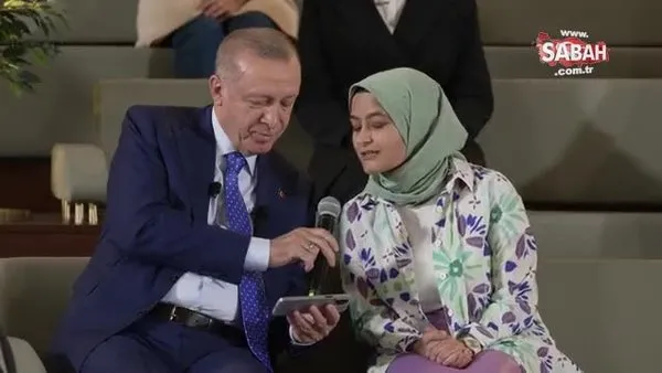 Başkan Erdoğan Nurullah Genç'in 'Beni Yakışına' şiirini gençlerle okudu | Video