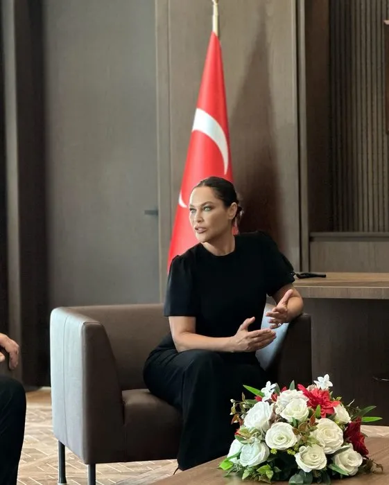Hülya Avşar’dan Kıbrıs itirafı! Aşık oldum!