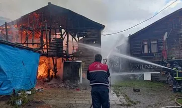 Bozkurt’ta korkutan yangın! 100 yıllık ahşap ev küle döndü #kastamonu Bozkurt’ta korkutan yangın! 100 yıllık ahşap ev küle döndü #kastamonu