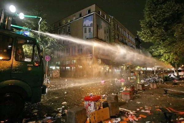 Sokak festivalinde çatışma