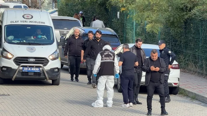 son-dakika-istanbulda-ortaokulda-bicakli-saldiri-6-ogrenci-yaralandi-1791271748329.jpg