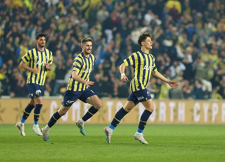 Son dakika Fenerbahçe transfer haberleri: Fenerbahçe’de sürpriz ayrılık! Takımla olan sözleşmesini uzatmıştı...