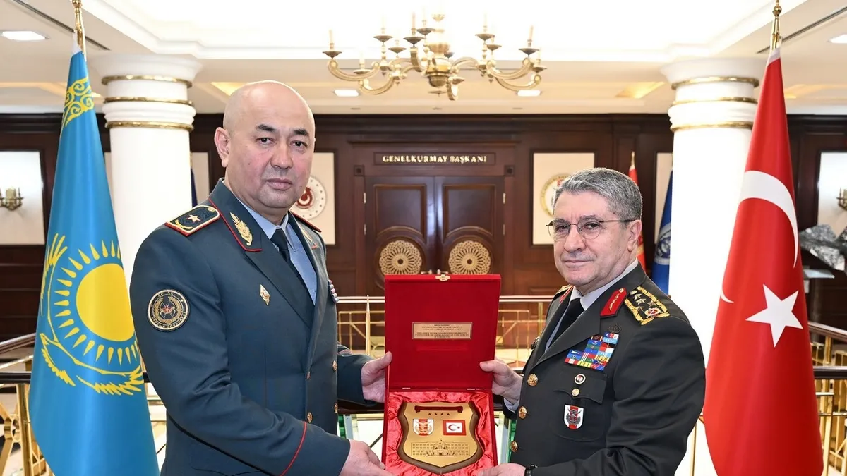 Genelkurmay Başkanı Bayraktaroğlu, Kazakistan Kara Kuvvetleri Komutanı Tuğgeneral Kuchekbayev’i kabul etti Genelkurmay Başkanı Bayraktaroğlu, Kazakistan Kara Kuvvetleri Komutanı Tuğgeneral Kuchekbayev’i kabul etti