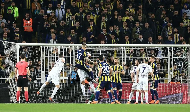 Rıdvan Dilmen, Fenerbahçe’nin tartışmalı golünü yorumladı
