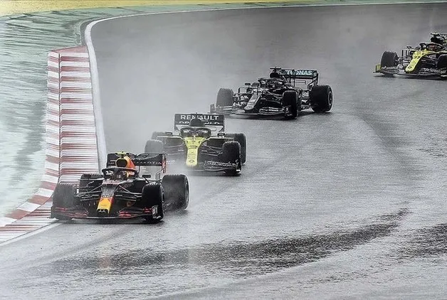 FORMULA 1'DE SEZONUN EN İYİ YARIŞI TÜRKİYE GRAND PRİX'Sİ SEÇİLDİ