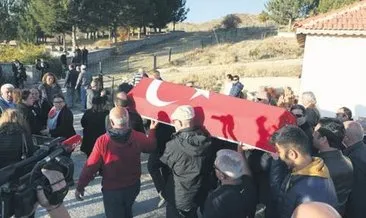 20 yıldır kazı yaptığı Alacahöyük’e defnedildi