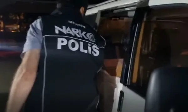 narkotik-polisinin-duzenledigi-operasyonda-317-bin-285-adet-uyusturucu-hap-ele-gecirildi-1779395018135.jpg