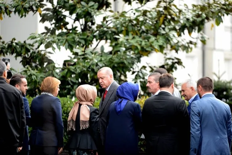 Cumhurbaşkanı Erdoğan AK Parti İstanbul İl Başkanlığı'nda