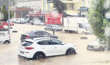 Bir saatlik yağış hayatı felç etti 