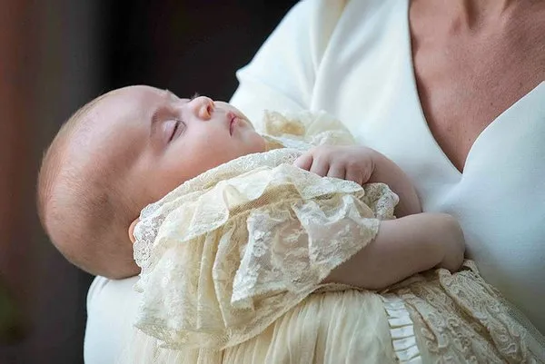 Prens William ve Kate Middleton ailesinin beş üyesi ilk kez aynı karede