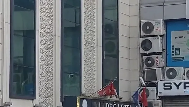 sanliurfada-alacak-verecek-kavgasinda-oteli-kursunladilar-8-gozalti-1756153255996.jpeg
