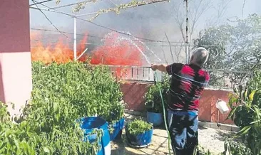 Üç katlı ahşap ev yandı