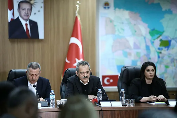 son-dakika-adanada-okullar-ne-zaman-acilacak-milli-egitim-bakani-mahmut-ozer-duyurdu-1677418693019.jpg Son dakika: Adana'da okullar ne zaman açılacak, hangi tarihte? Milli Eğitim Bakanı Mahmut Özer duyurdu