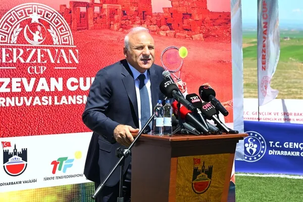 3-bin-yillik-zerzevan-tenis-turnuvasina-ev-sahipligi-yapti-tarih-ve-spor-ayni-sahada-bulustu-1778249393122.jpg