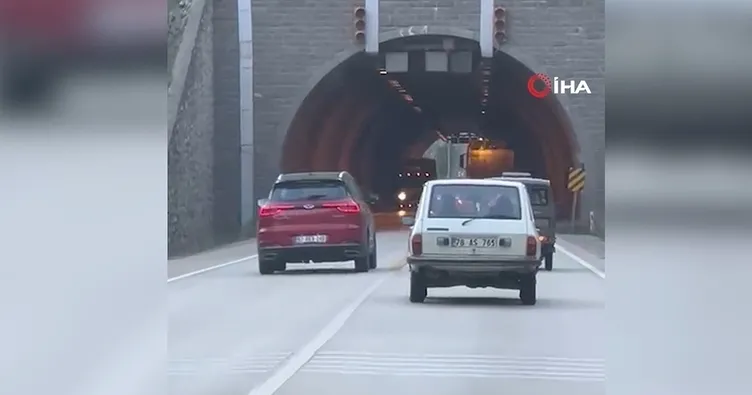 Biri tersten gitti, diğeri hatalı sollama yaptı: O anlar kamerada