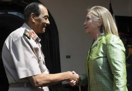 Clinton Mısır’da