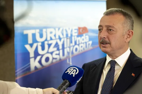 osmangazi-koprusunde-tarihi-ilk-cumhuriyet-icin-kostular-1793276812822.jpeg