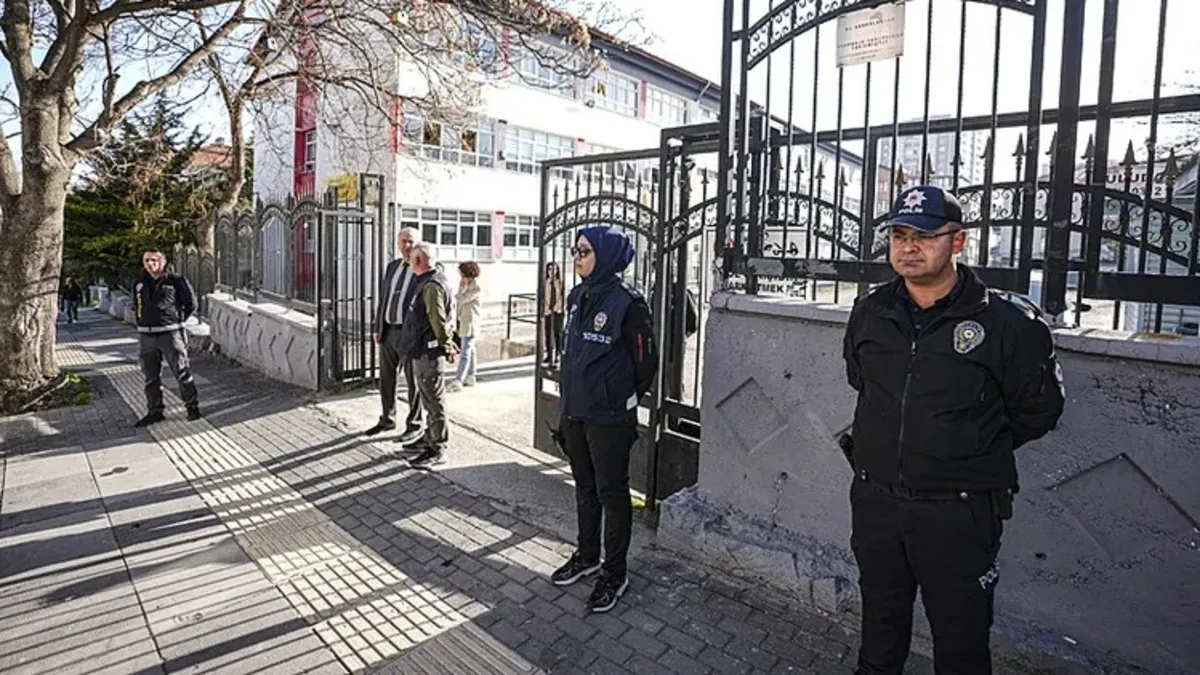Okullara 30 bin güvenlik alınacak Okullara 30 bin güvenlik alınacak
