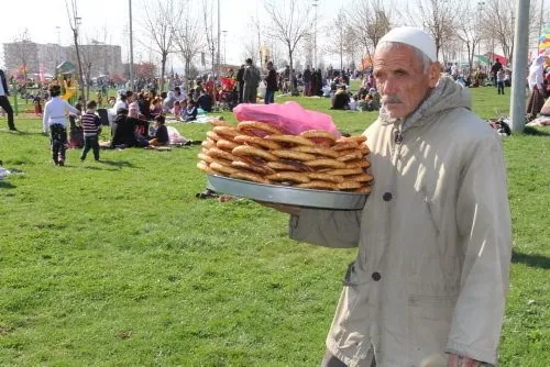 Diyarbakır sokaklarında Nevruz coşkusu