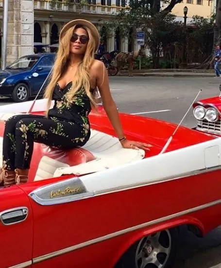 Ünlü şarkıcı Beyonce'ye ikizi kadar benziyor