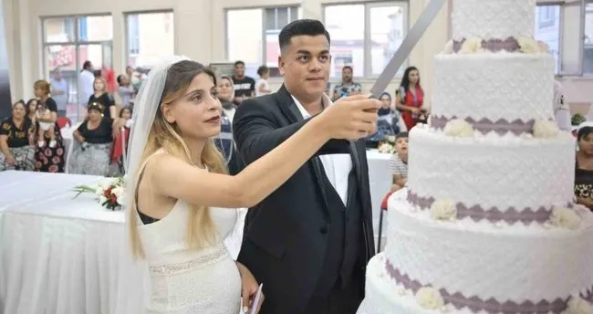 Roman çiftlere düğün havasında toplu nikah töreni yapıldı