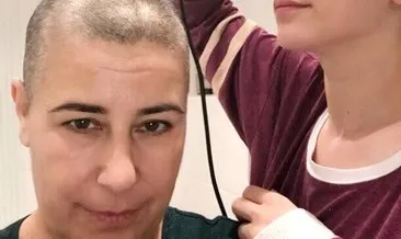 Hazal Kaya kanser hastası annesinin saçlarını kazıdı!
