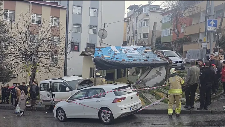 Direksiyon hakimiyetini kaybederek bir eve daldı: 3 yaralı!