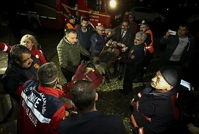 Son dakika: Ankara’da şaşkına çeviren olay! Kız çocuğu surlardan uçuruma düştü!