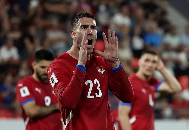 dusan-vlahovicten-transfer-karari-fenerbahce-ve-galatasaray-ile-aniliyordu-1750695294957.jpg