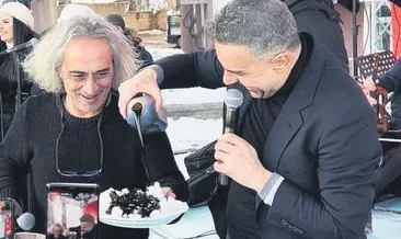 Sahnede kar üstü pekmez!