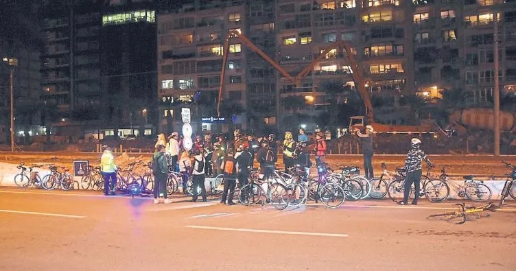 Bisikletliler yol için eylem yaptı