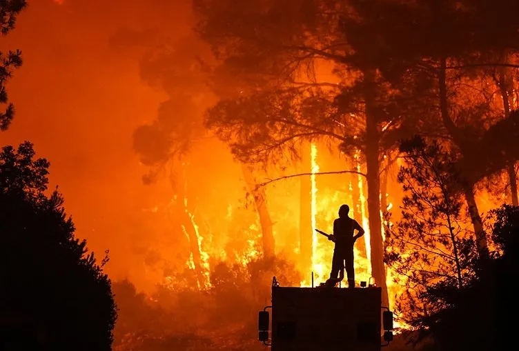 SON DAKİKA… İzmir’deki orman yangınında 3. gün! Ekiplerin cansiperane mücadelesi sürüyor: Kahreden görüntüler...